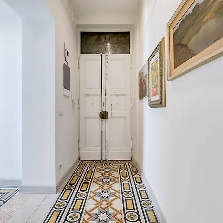 Monti Colosseum Apartment Rome